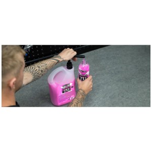 Muc-Off High Performance Waterless Wash 5 l: Fahrradreiniger zum sprühen und abwischen.