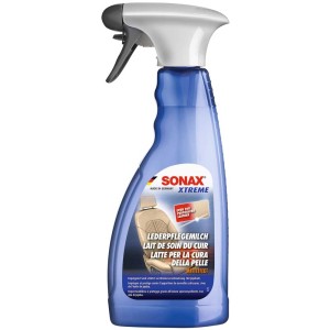 Sonax Xtreme Lederpflegemilch 500ml im blauen Sprühbehälter für die Autopflege.