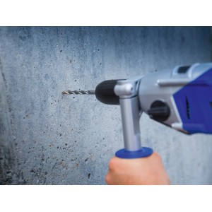 Foret béton LUX Comfort (Ø 8 mm) perçant un mur en béton. Foret en acier avec queue cylindrique.