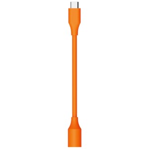 Adattatore arancione Jackery DC8020 a USB-C per sistemi solari.