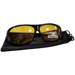 Nachtsichtbrille zum Überziehen mit gelben Gläsern und schwarzem Rahmen im Brillenbeutel.