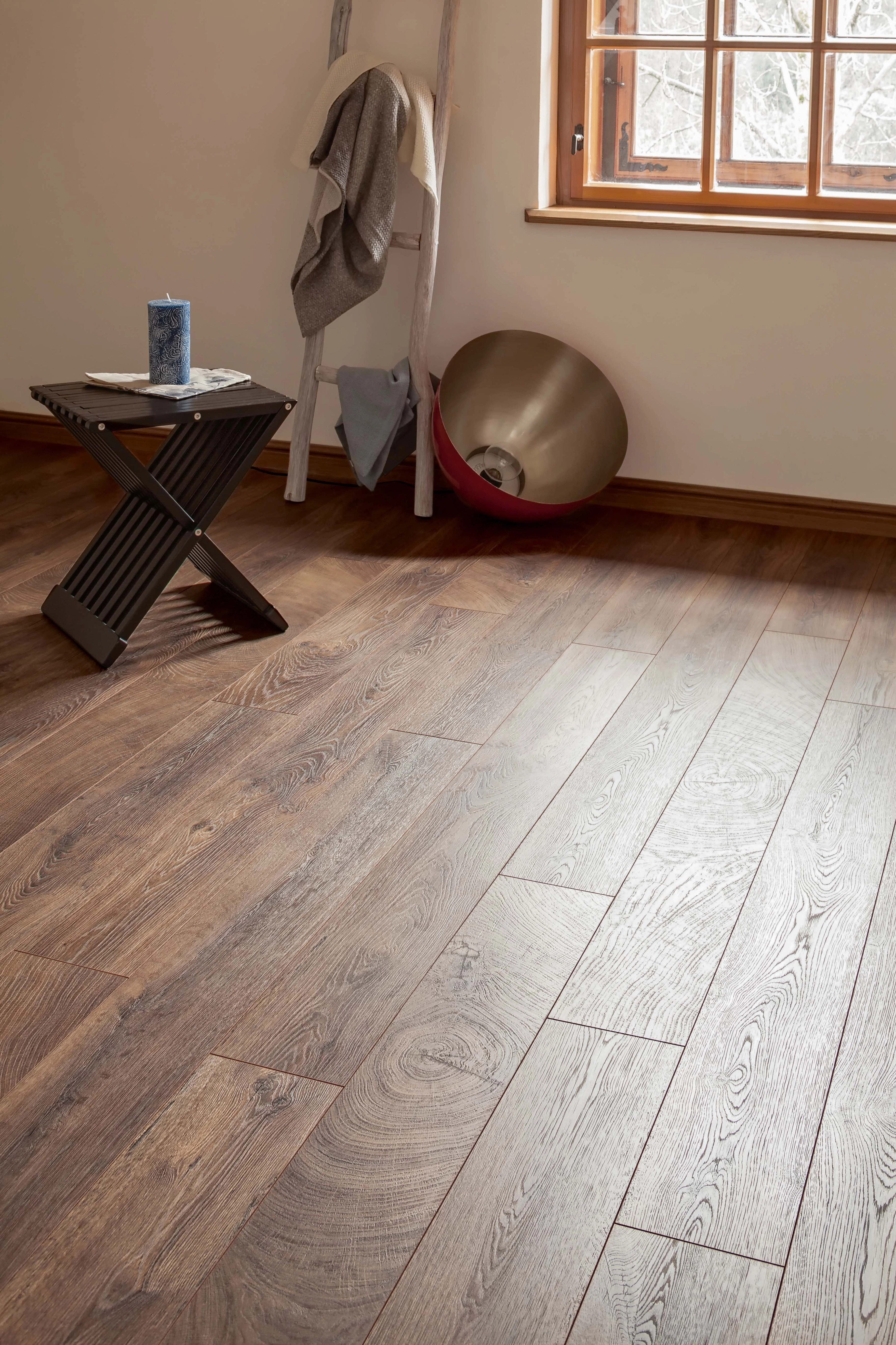 Pavimento laminato Robusto Rovere Ghiaccio 18,8x187,5 cm