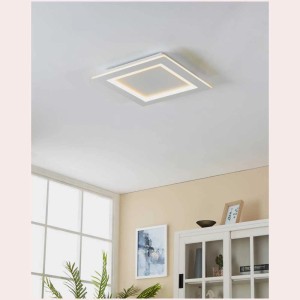 Plafoniera LED quadrata bianca Eglo Padrogiano-Z, 45x45 cm, in soggiorno.
