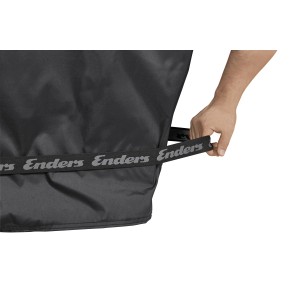 Housse de protection noire Enders pour barbecue Hyde 3 et 4, détail de la fixation.