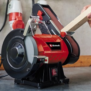Ponceuse à bande Einhell avec bande abrasive pour le travail du bois et du métal.