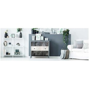 D-c-fix Klebefolie Marmor Romeo Gold auf Kommode im Wohnraum.