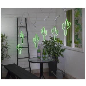 Guirlande lumineuse Star Trading avec motifs cactus, 120 LED, pour décoration murale et éclairage d'ambiance.