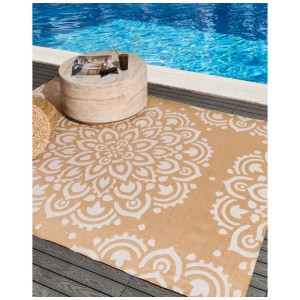Beliani Outdoor-Teppich Karwar, 160x230 cm, mit Mandala-Muster in Beige und Weiß.