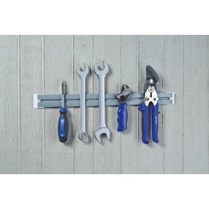 LUX Magnetwerkzeughalter mit Schraubendreher, Schraubenschlüssel, Zange und Blechschere.