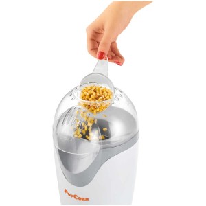 Clatronic Popcorn-Maker PM 3635 in azione: mais versato.