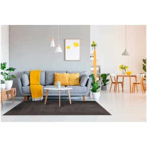 Tapis anthracite San Paolo (160x230 cm) dans un salon.
