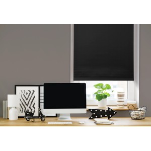 Store enrouleur thermique noir Gardinia EasyFix, 100x150 cm, monté sur la fenêtre.