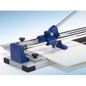 Coupe-carreaux LUX FSM-600 Comfort pour couper les carreaux.