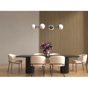Pièce avec panneau acoustique Denpanels chêne foncé, feutre noir. Panneau mural pour la réduction du son.