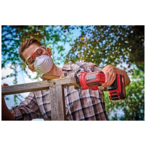 Lime à bande sans fil Einhell TE-BF 18 Li en utilisation avec un jeu de bandes abrasives pour poncer le bois.