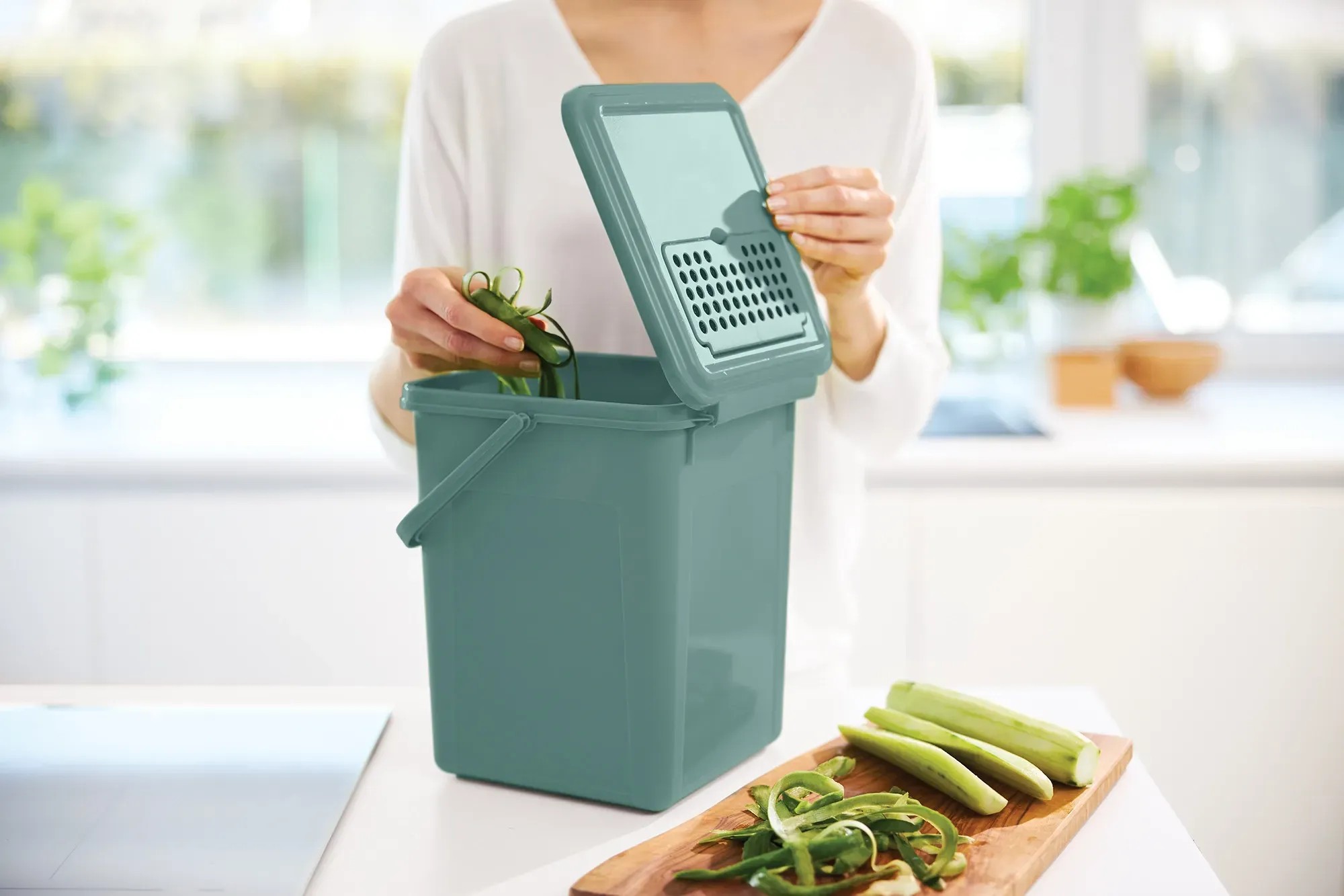 Secchio Per Compost Da Cucina 6 L In Metallo Nero Con Filtro A Carbone Attivo Compatto E Pratico O18 Cm X H23 Cm