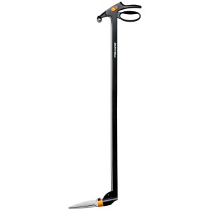 Cesoie per bordi Fiskars GS46 con Servo-System™ per bordi del prato precisi.
