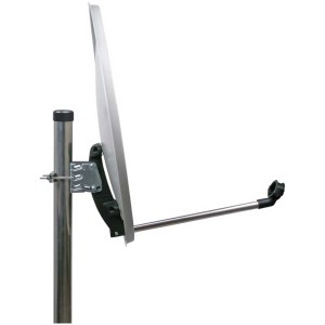 Antenne satellite Schwaiger, 55 cm, gris clair, montée sur un mât.