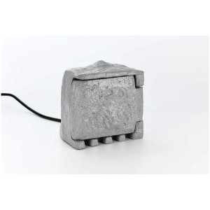 Distributore di corrente da giardino grigio effetto pietra con 4 prese e sensore crepuscolare.