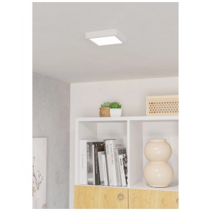 Plafonnier LED carré blanc Eglo Fueva 6, 15x15 cm. Lampe de plafond moderne avec technologie CCT.