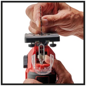 Scie sauteuse Einhell TC-JS 90 : gros plan sur le changement de lame sans outil.