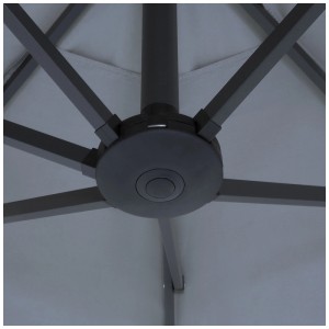 Unterseite des grauen Beliani Doppelsonnenschirms Sibilla. Zentraler Kurbelmechanismus, stabile Aluminium-Streben.