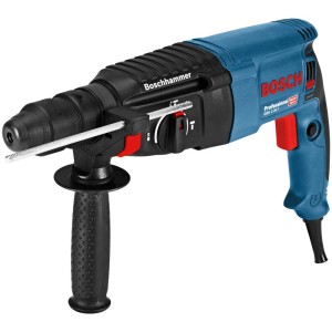 Perforateur burineur Bosch Professional GBH 2-26 F SDS-plus avec poignée supplémentaire.
