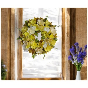Ghirlanda decorativa gialla (Ø 35 cm) con accenti bianchi, ideale come decorazione da tavolo o da parete.