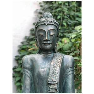 Stehende Buddha-Figur aus Bronze für den Garten, detailreich und wetterfest.