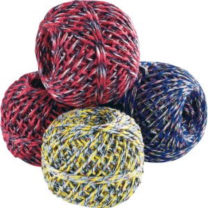 Quatre pelotes de ficelle recyclée (45 m) en couleurs assorties. Idéal pour le bricolage et l'emballage.