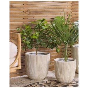 Vaso per piante Beliani Chios beige e bianco in resina con texture a coste, Ø 37 cm.