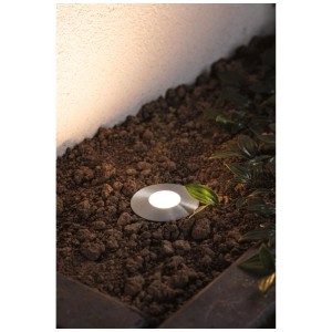 Faretto da incasso a LED Paulmann Plug & Shine Mini, argento, installato in giardino.