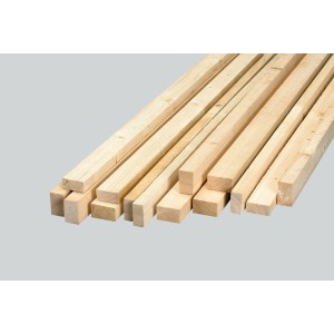 Pile de liteaux d'épicéa/sapin bruts de sciage 24x38x2500 mm pour construction de toiture et ossature bois.