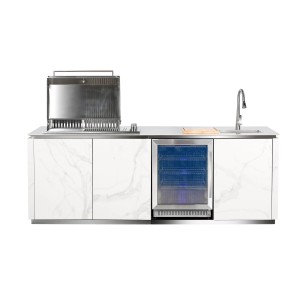 Cuisine d'extérieur Buschbeck Sheffield avec revêtement en céramique grise, housse de protection incluse.