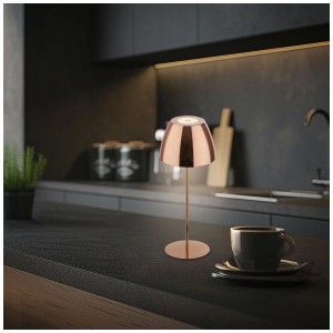 Lampada da tavolo a LED a batteria Briloner color rame, dimmerabile, 5W, IP44, su tavolo da cucina.