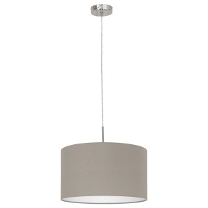 Lampada a sospensione Eglo Pasteri Taupe: paralume in tessuto grigio-marrone con dettagli in nichel opaco.