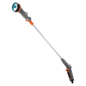 Gardena Comfort lancia per irrigazione per irrigare e pulire comodamente in giardino.