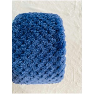 Coperta blu navy Vivian (150x200 cm) Neusser Collection, morbida e facile da curare.