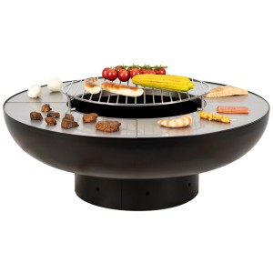 Schwarze Nouvel Grill- und Feuerschale Superiore aus Stahl, Ø 75 cm, mit Grillgut.