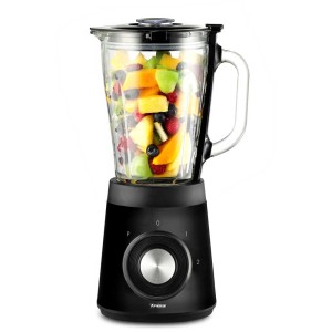 Schwarzer Trisa Standmixer Diners Edition mit Glasbehälter und bunten Früchten.