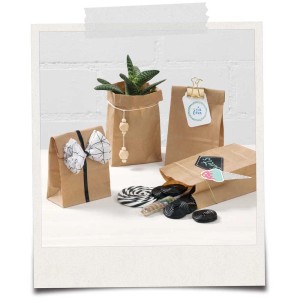 Sacchetti di carta marrone, per alimenti, 17,5x10x5,5 cm, 15 pezzi, decorati come confezioni regalo.