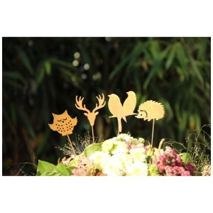 Dekorative Gartenstecker: Hirsch, Eule, Igel und Vögel in Rost-Optik für Blumenkästen.