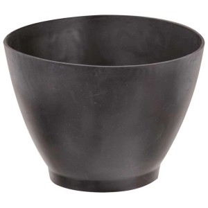 Gobelet à mélanger noir (Ø 125 mm) en plastique souple pour accessoires de modelage.