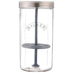Contenitore per erbe aromatiche Kilner in vetro trasparente con inserto in silicone.