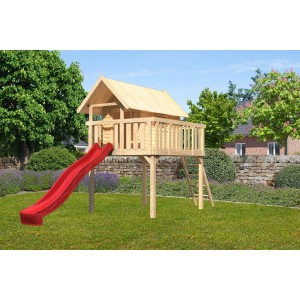Ensemble cabane sur pilotis Karibu Fidel avec toboggan à vagues rouge et échelle dans le jardin.