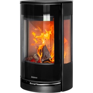 Poêle Aduro 22.4 Lux noir avec fonction automatique et bois brûlant dans le foyer.