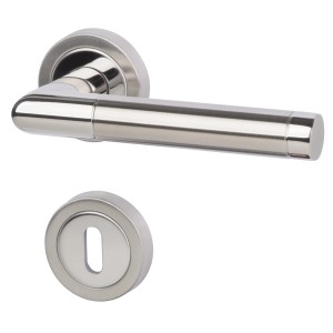 Maniglia per porta Alpertec Dallas II in acciaio inox, set rosetta per porte interne.