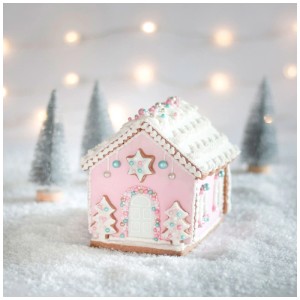 3-tlg. Ausstecher Set für ein rosa Kekshaus mit Deko, ideal zum Backen in der Weihnachtszeit.
