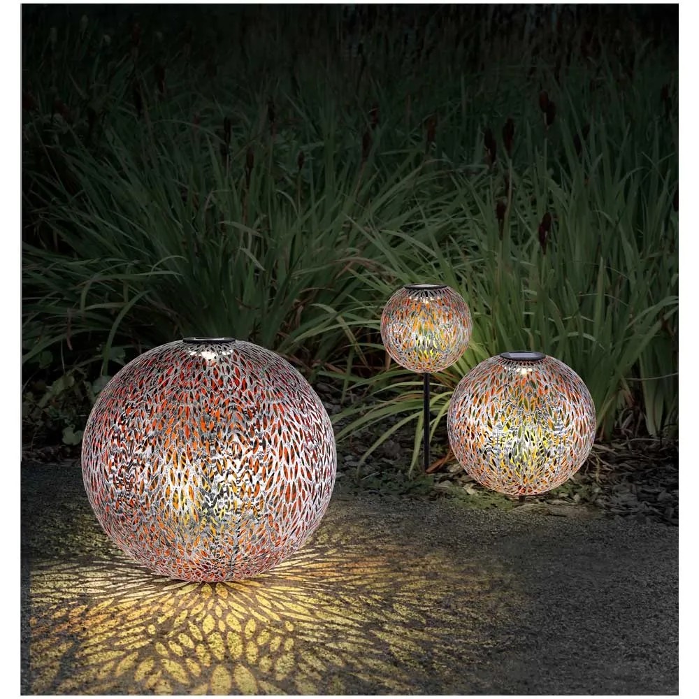 Globo LED-Solarleuchte Kugel rustikal mit Dekorstanzungen Ø 18 cm kaufen bei OBI