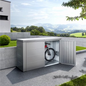 Coffre de jardin Biohort HighBoard 200 gris quartz métallisé avec porte ouverte et vélo à l'intérieur.